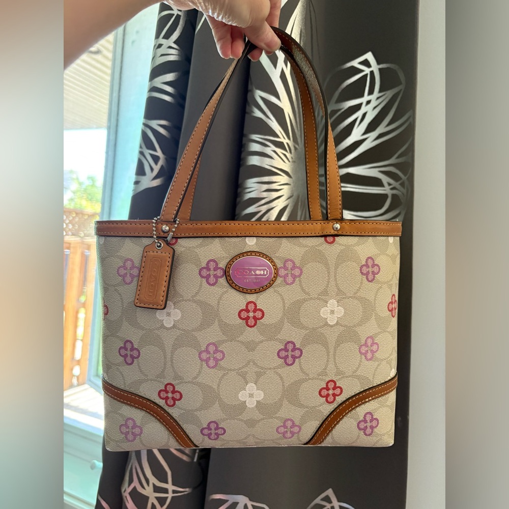 Limited edition! Authentic Vintage Coach Floral Mini Tote